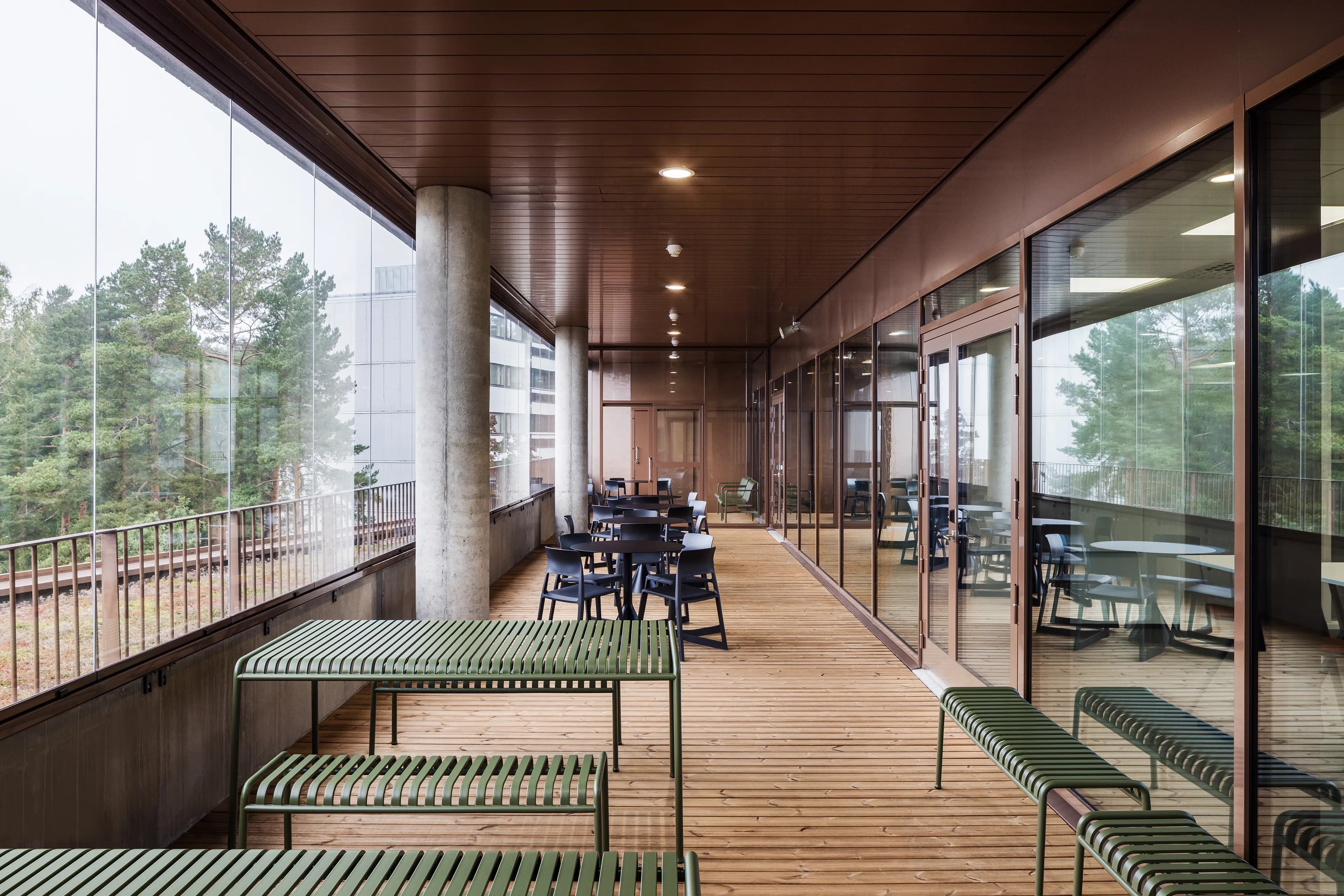 The enclosed terrace at Helsinki Upper-Secondary School of Languages.