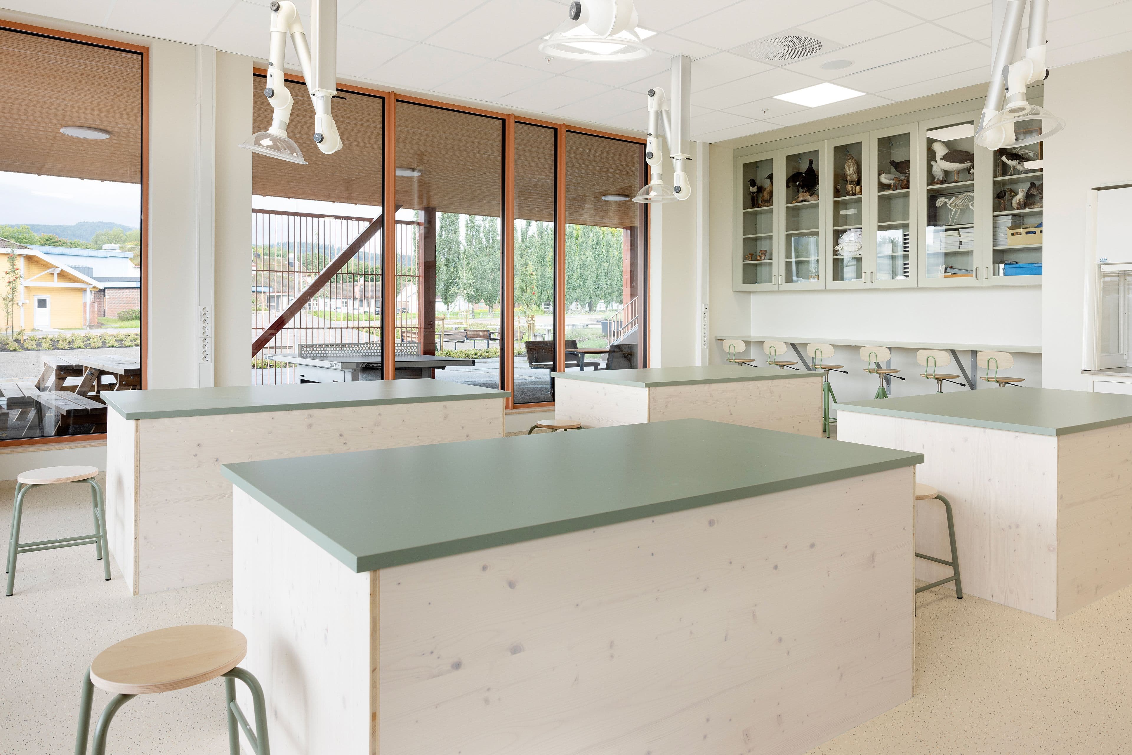 Image of a classroom at Klokkerjordet School in Sande.